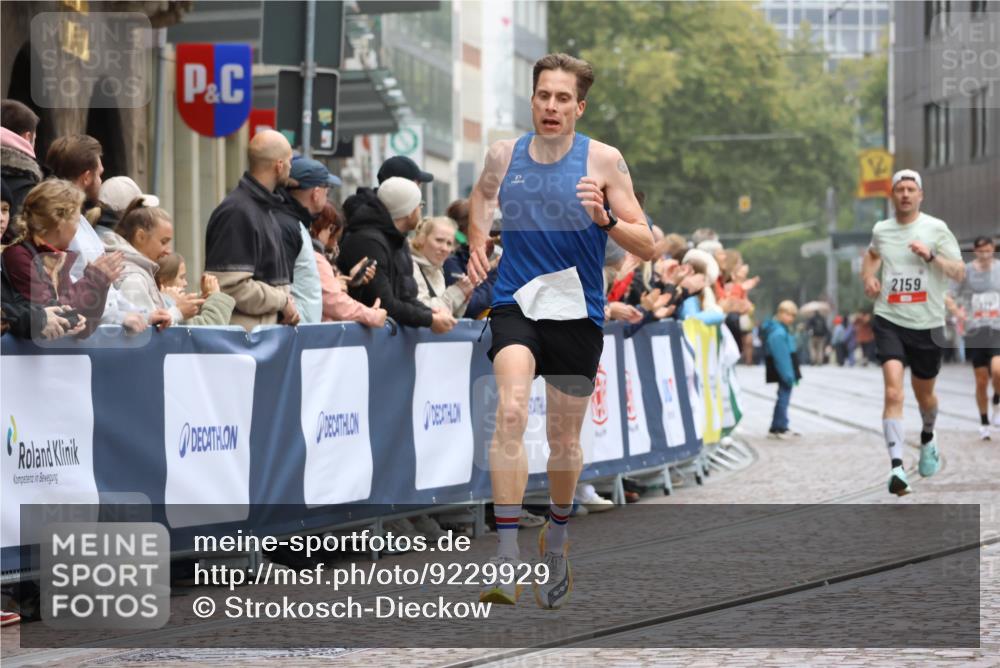 05.10.2025 - 20. swb-Marathon Bremen Strokosch-Dieckow http://msf.ph/oto/9229929 05.10.2025 12:28:44 Ziel 542, 1113, 1948, 2053, 2159, 2292 meine-sportfotos.de