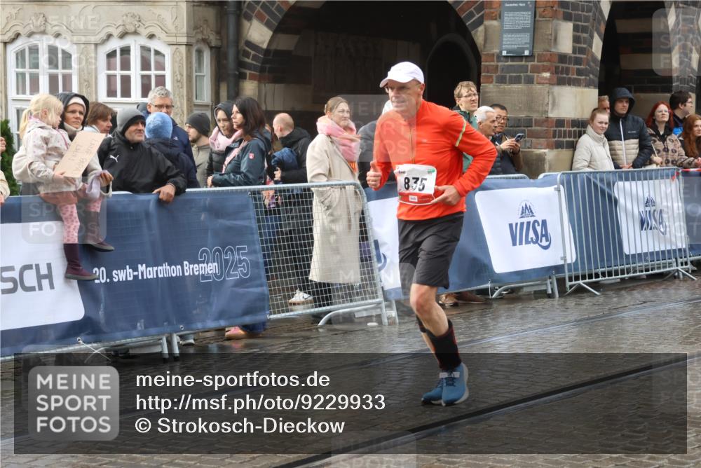 05.10.2025 - 20. swb-Marathon Bremen Strokosch-Dieckow http://msf.ph/oto/9229933 05.10.2025 15:02:41 Ziel 835 meine-sportfotos.de