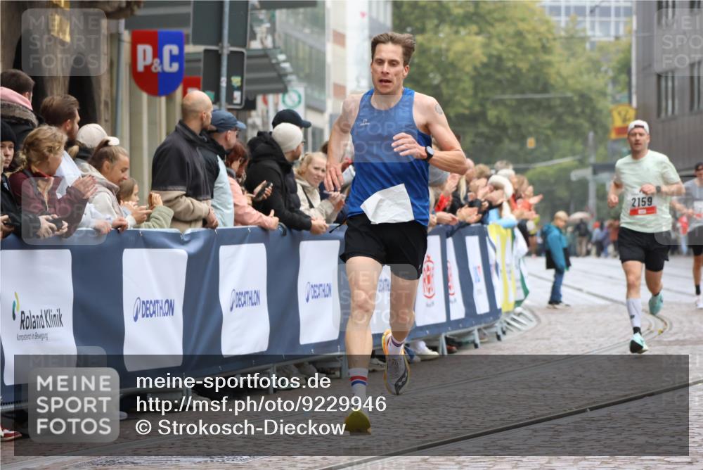 05.10.2025 - 20. swb-Marathon Bremen Strokosch-Dieckow http://msf.ph/oto/9229946 05.10.2025 12:28:44 Ziel 542, 1113, 1948, 2053, 2159, 2292 meine-sportfotos.de