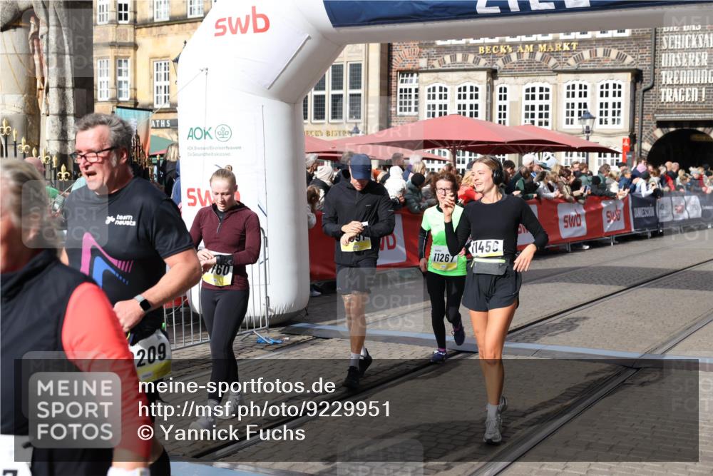 05.10.2025 - 20. swb-Marathon Bremen Yannick Fuchs http://msf.ph/oto/9229951 05.10.2025 10:59:45 Ziel 9609, 9991, 10209, 10760, 11251, 11267, 11456, 11657 meine-sportfotos.de