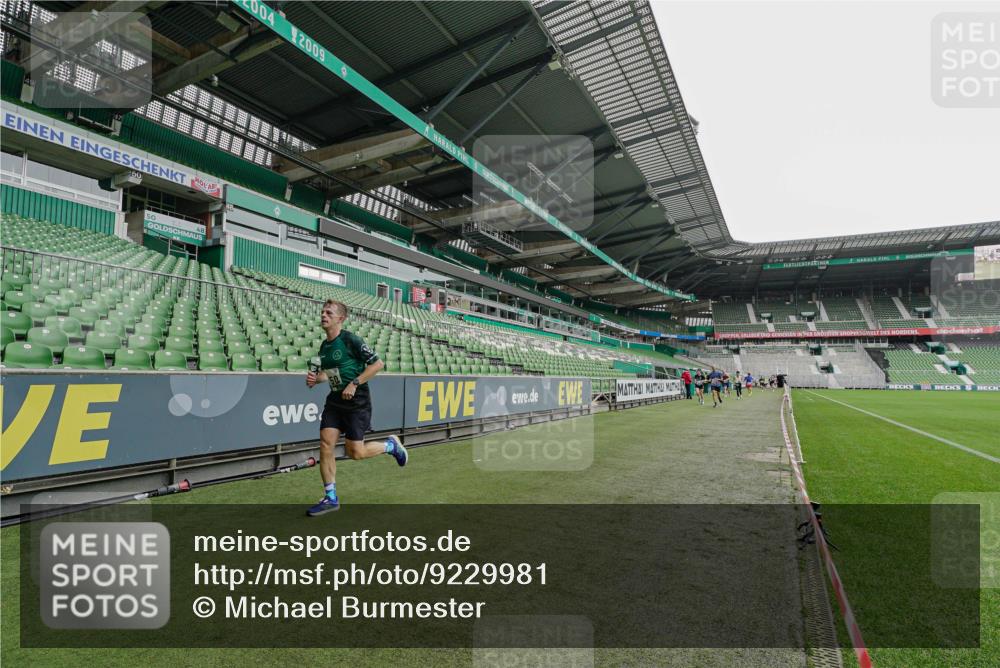 05.10.2025 - 20. swb-Marathon Bremen Michael Burmester http://msf.ph/oto/9229981 05.10.2025 12:45:19 Laufen im Stadion 109, 819, 1055, 1146, 1631, 1790, 1883, 2013, 2188, 2666, 2719, 3197, 3218, 3251, 3327, 3342, 4358, 4571, 4786, 6150, 6302, 6633, 6996, 7440, 8169, 8351, 8747, 8828, 9130, 506, 539, 642, 657, 917, 3150, 3219, 3251, 3982, 6633, 7099, 7525, 8169, 8351, 8382 meine-sportfotos.de