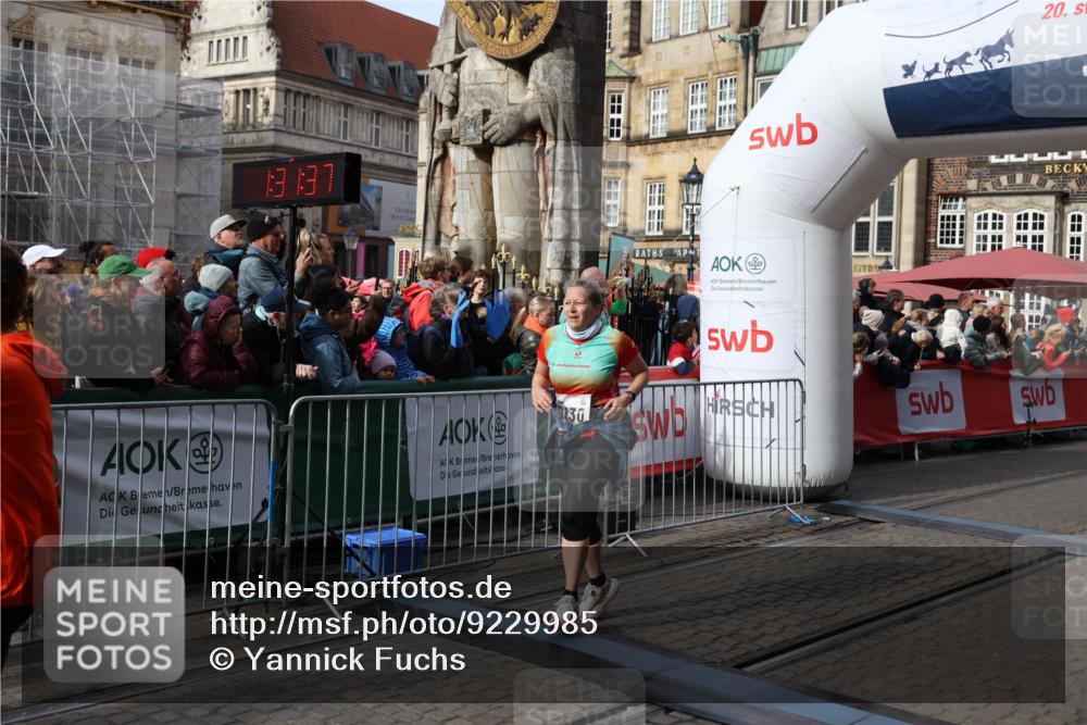 05.10.2025 - 20. swb-Marathon Bremen Yannick Fuchs http://msf.ph/oto/9229985 05.10.2025 11:02:27 Ziel 9748, 10093, 10130, 10194, 10821, 10829, 10982, 10983, 11340, 11386, 11646 meine-sportfotos.de