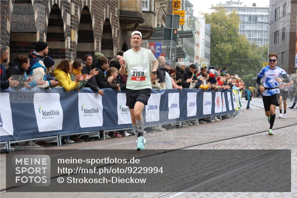 05.10.2025 - 20. swb-Marathon Bremen Strokosch-Dieckow http://msf.ph/oto/9229994 05.10.2025 12:28:49 Ziel 600, 717, 1113, 1948, 2159, 2292 meine-sportfotos.de