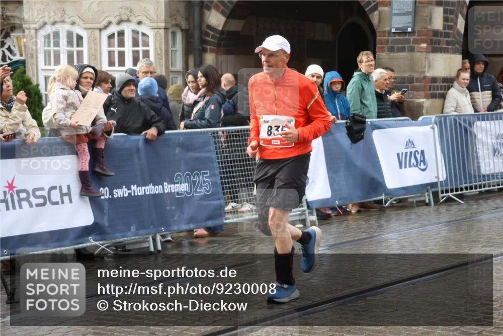 05.10.2025 - 20. swb-Marathon Bremen Strokosch-Dieckow http://msf.ph/oto/9230008 05.10.2025 15:02:42 Ziel 835 meine-sportfotos.de
