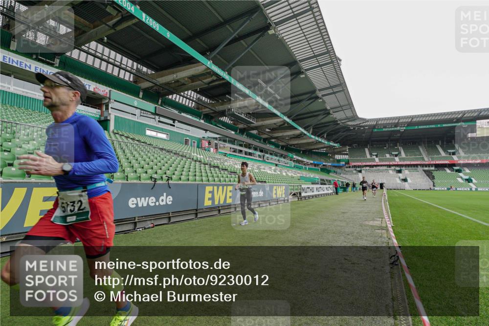 05.10.2025 - 20. swb-Marathon Bremen Michael Burmester http://msf.ph/oto/9230012 05.10.2025 12:45:30 Laufen im Stadion 109, 349, 649, 852, 943, 1055, 1146, 1307, 1631, 1790, 1883, 2666, 2719, 3197, 3218, 3327, 3342, 3807, 4571, 4786, 5132, 5588, 6150, 6302, 6996, 7028, 7440, 8747, 8828, 9130, 539, 642, 657, 819, 2013, 2188, 3150, 3219, 3251, 3982, 4358, 6633, 8169, 8351, 8382 meine-sportfotos.de