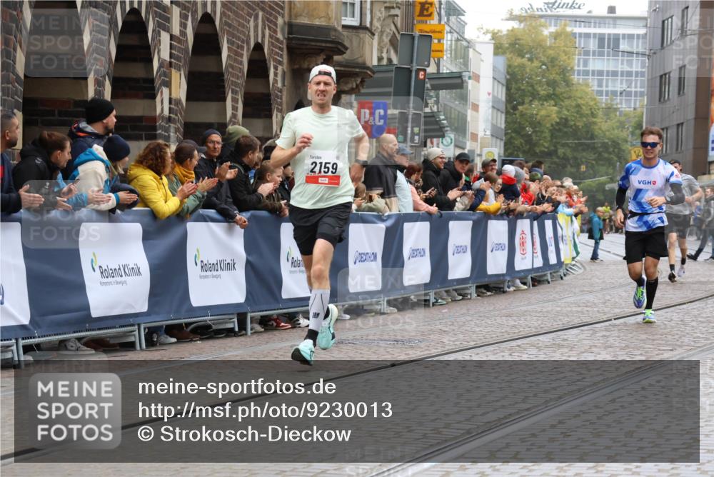 05.10.2025 - 20. swb-Marathon Bremen Strokosch-Dieckow http://msf.ph/oto/9230013 05.10.2025 12:28:49 Ziel 600, 717, 1113, 1948, 2159, 2292 meine-sportfotos.de