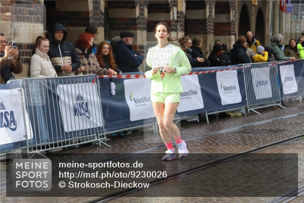 05.10.2025 - 20. swb-Marathon Bremen Strokosch-Dieckow http://msf.ph/oto/9230026 05.10.2025 15:03:04 Ziel 1820 meine-sportfotos.de