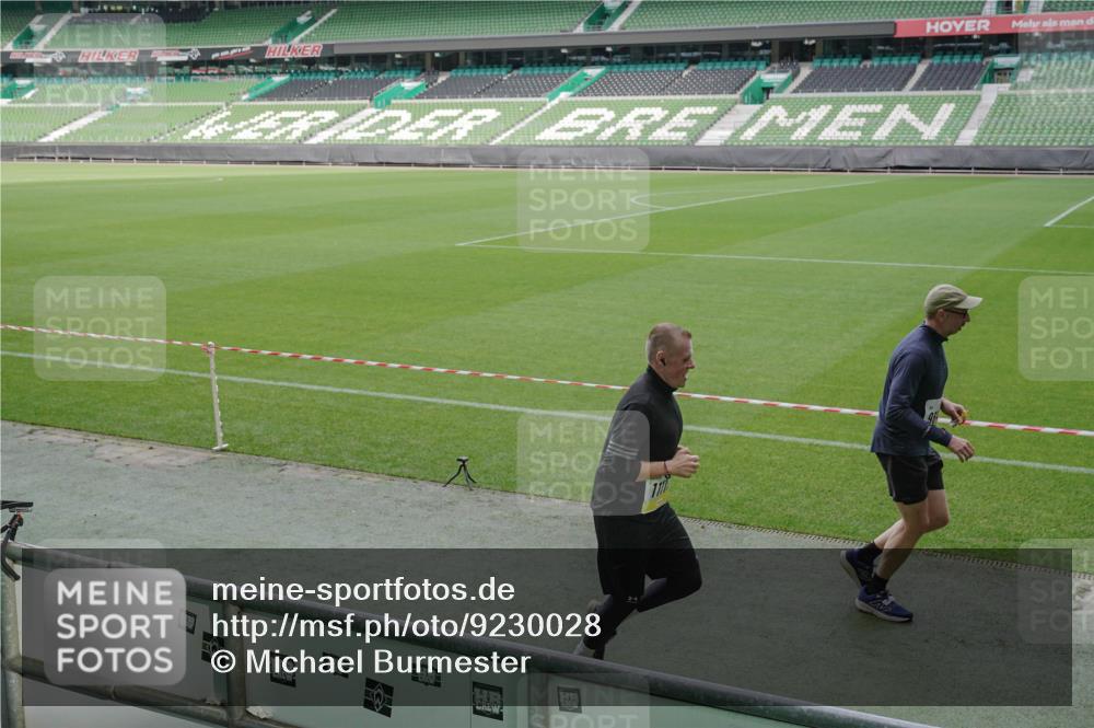 05.10.2025 - 20. swb-Marathon Bremen Michael Burmester http://msf.ph/oto/9230028 05.10.2025 10:29:04 Laufen im Stadion 9218, 9298, 9404, 9428, 9478, 9555, 9556, 9562, 9626, 9627, 9641, 9665, 9693, 9696, 9706, 9729, 9810, 9929, 9955, 9969, 9986, 10062, 10089, 10109, 10131, 10303, 10381, 10519, 10601, 10715, 10723, 10733, 10789, 10799, 10875, 10888, 10929, 10931, 10973, 11005, 11057, 11119, 11187, 11248, 11292, 11330, 11357, 11561, 11573, 11637, 7414, 9200, 9206, 9207, 9216, 9222, 9223, 9244, 9293, 9366, 9377, 9406, 9665, 9955, 10047, 10211, 10266, 10268 meine-sportfotos.de