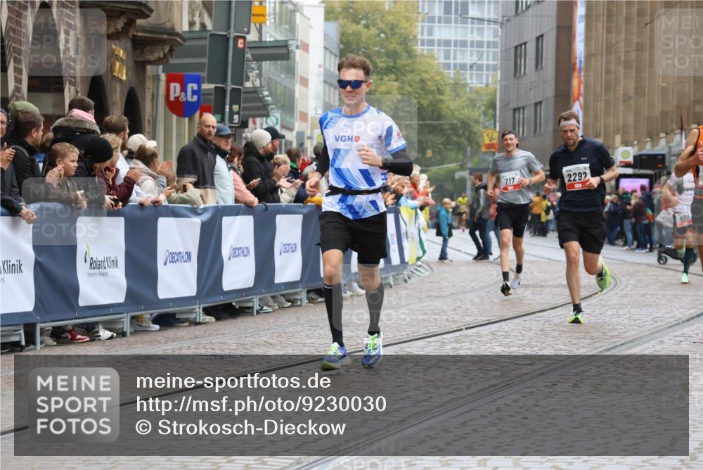 05.10.2025 - 20. swb-Marathon Bremen Strokosch-Dieckow http://msf.ph/oto/9230030 05.10.2025 12:28:50 Ziel 600, 717, 1113, 1948, 2159, 2292 meine-sportfotos.de
