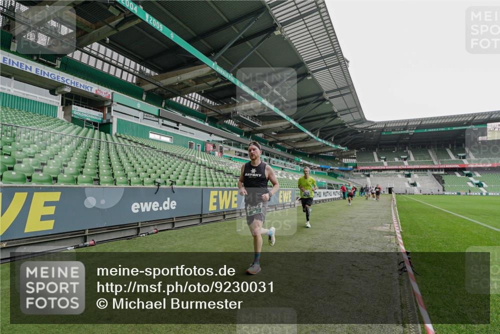 05.10.2025 - 20. swb-Marathon Bremen Michael Burmester http://msf.ph/oto/9230031 05.10.2025 12:45:38 Laufen im Stadion 349, 649, 852, 943, 1055, 1091, 1146, 1307, 1790, 1883, 2545, 2666, 3197, 3218, 3327, 3807, 4571, 4786, 5132, 5588, 6150, 6996, 7028, 7440, 7526, 8747, 8828, 9130, 109, 642, 819, 1631, 2013, 2188, 2719, 3251, 3342, 4358, 6302, 6633, 8169, 8351 meine-sportfotos.de