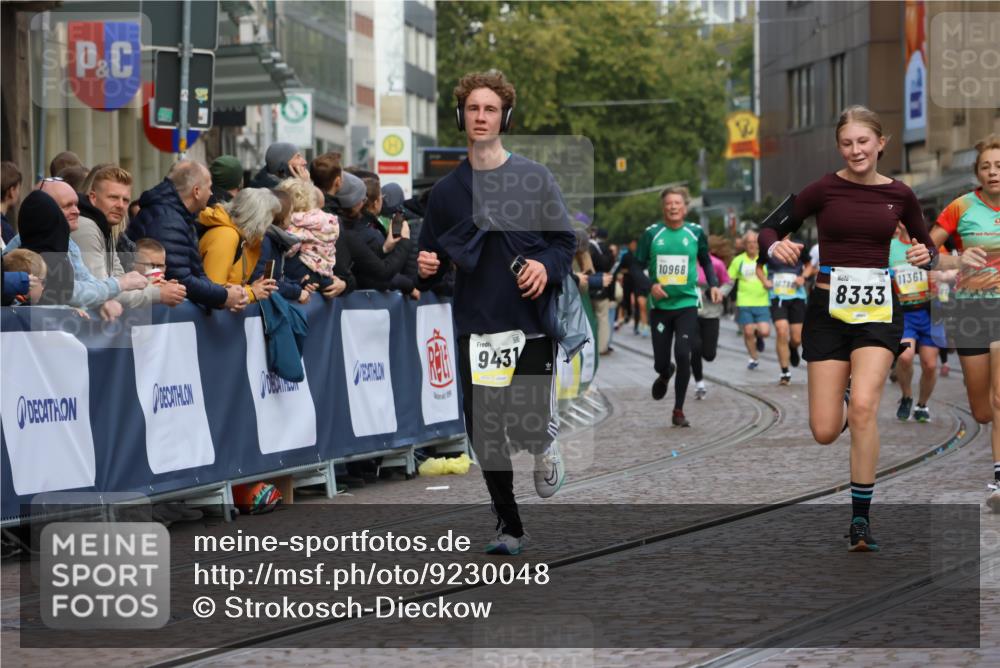 05.10.2025 - 20. swb-Marathon Bremen Strokosch-Dieckow http://msf.ph/oto/9230048 05.10.2025 10:51:40 Ziel 8333, 9259, 9268, 9506, 10436, 10716, 10918, 10968, 11484, 11689, 11696 meine-sportfotos.de