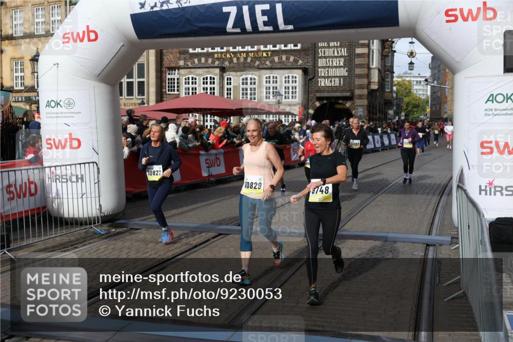 05.10.2025 - 20. swb-Marathon Bremen Yannick Fuchs http://msf.ph/oto/9230053 05.10.2025 11:02:28 Ziel 9748, 10093, 10130, 10194, 10821, 10829, 10982, 10983, 11340, 11386, 11646 meine-sportfotos.de