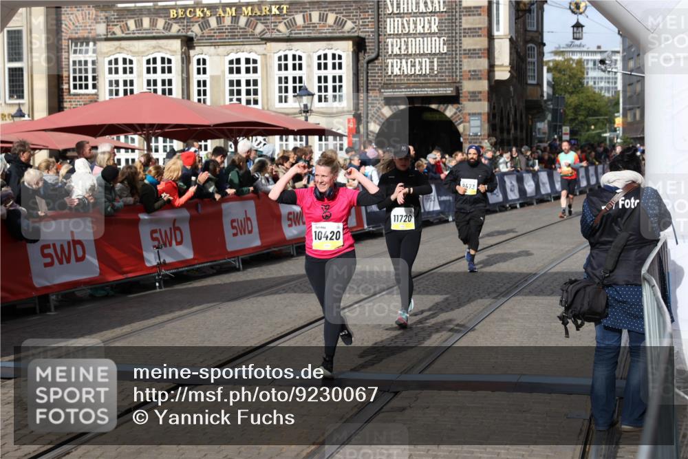 05.10.2025 - 20. swb-Marathon Bremen Yannick Fuchs http://msf.ph/oto/9230067 05.10.2025 10:59:49 Ziel 9473, 9991, 10209, 10420, 10760, 11267, 11456, 11720 meine-sportfotos.de