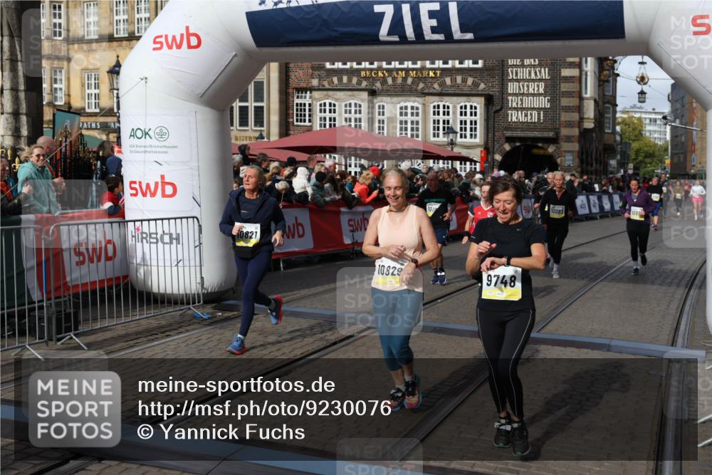 05.10.2025 - 20. swb-Marathon Bremen Yannick Fuchs http://msf.ph/oto/9230076 05.10.2025 11:02:28 Ziel 9748, 10093, 10130, 10194, 10821, 10829, 10982, 10983, 11340, 11386, 11646 meine-sportfotos.de
