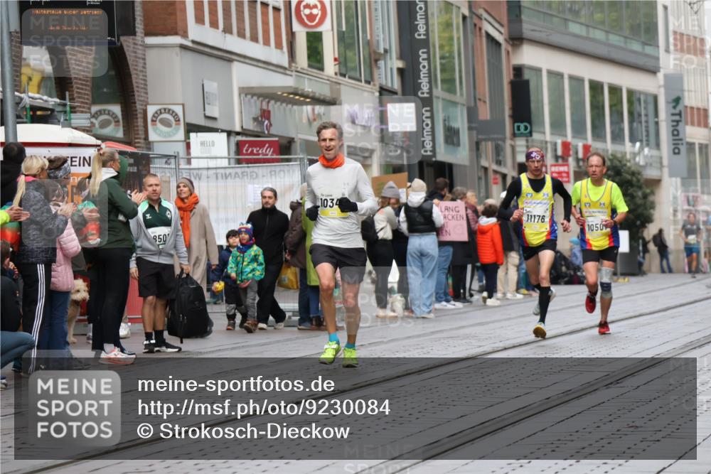 05.10.2025 - 20. swb-Marathon Bremen Strokosch-Dieckow http://msf.ph/oto/9230084 05.10.2025 10:37:23 Ziel 10347, 10501, 10775, 11176, 10347, 10501, 10775, 11176 meine-sportfotos.de