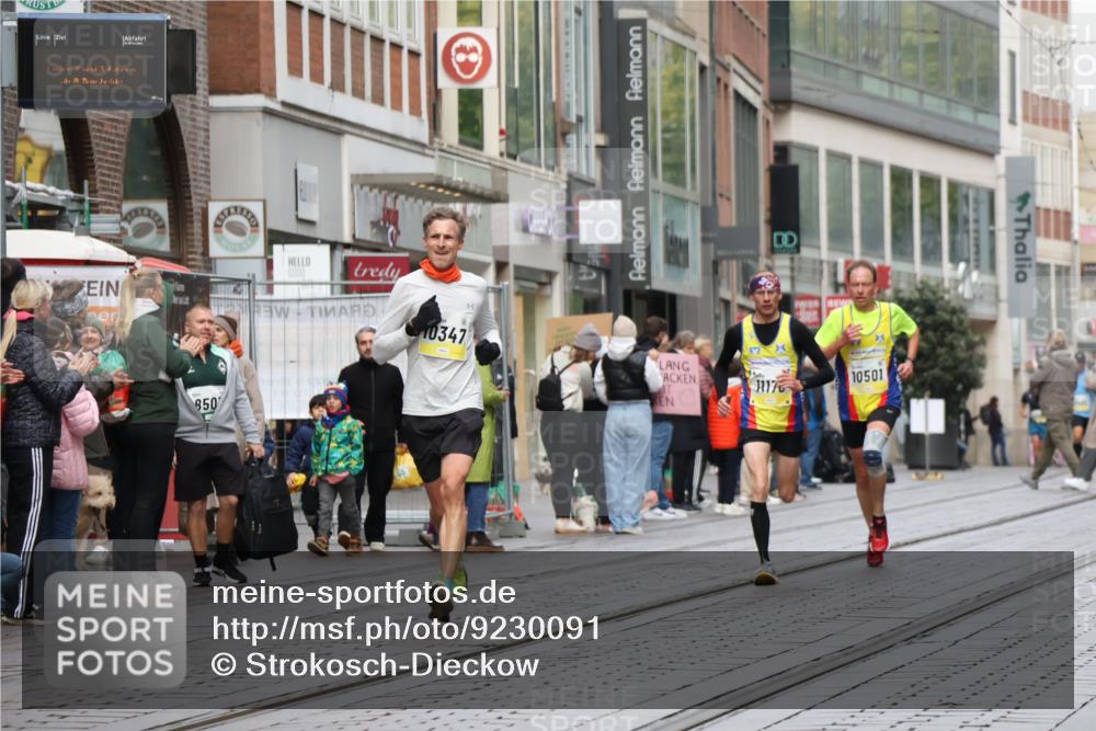 05.10.2025 - 20. swb-Marathon Bremen Strokosch-Dieckow http://msf.ph/oto/9230091 05.10.2025 10:37:23 Ziel 10347, 10501, 10775, 11176, 10347, 10501, 10775, 11176 meine-sportfotos.de
