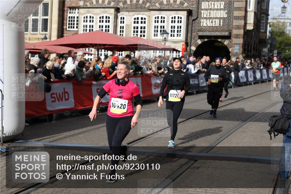 05.10.2025 - 20. swb-Marathon Bremen Yannick Fuchs http://msf.ph/oto/9230110 05.10.2025 10:59:50 Ziel 9473, 9991, 10209, 10420, 10760, 11267, 11456, 11720 meine-sportfotos.de