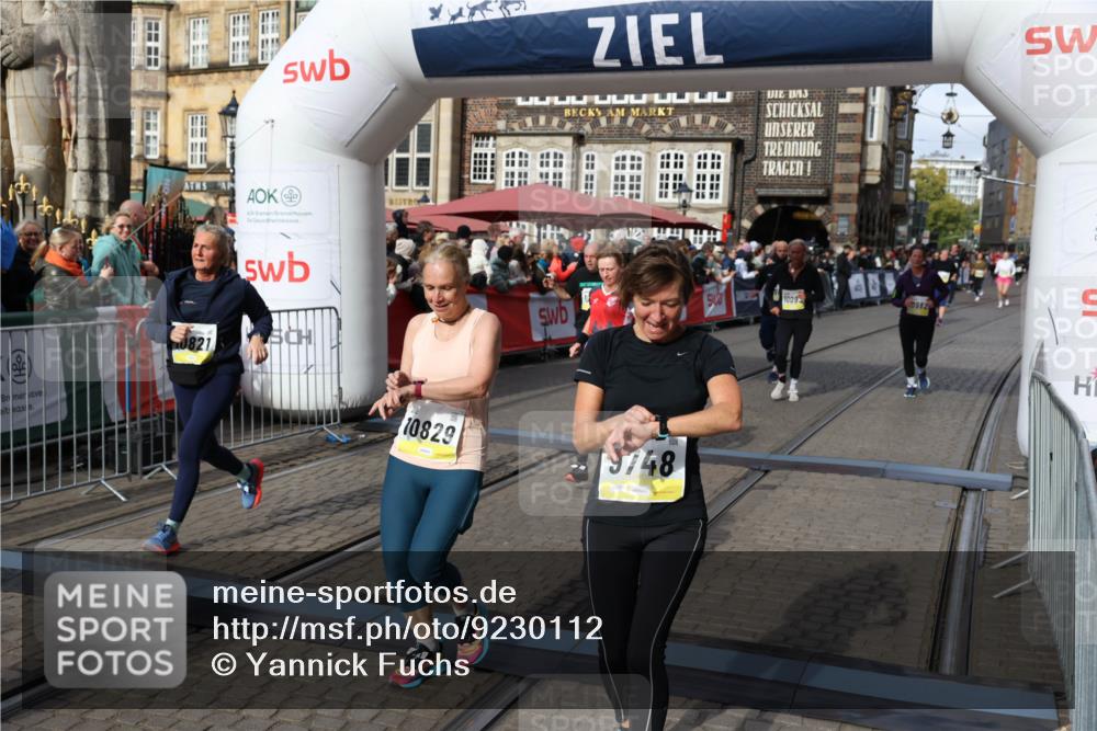 05.10.2025 - 20. swb-Marathon Bremen Yannick Fuchs http://msf.ph/oto/9230112 05.10.2025 11:02:29 Ziel 9748, 10093, 10130, 10194, 10821, 10829, 10982, 10983, 11340, 11386 meine-sportfotos.de
