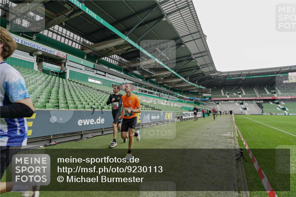 05.10.2025 - 20. swb-Marathon Bremen Michael Burmester http://msf.ph/oto/9230113 05.10.2025 12:46:15 Laufen im Stadion 256, 281, 349, 649, 852, 891, 943, 1091, 1307, 2163, 2228, 2276, 2545, 2585, 3054, 3381, 3807, 4274, 4617, 4786, 5132, 5588, 6849, 7028, 7526, 7675, 1146, 1790, 1883, 3197, 4786, 6150, 7440, 8747 meine-sportfotos.de