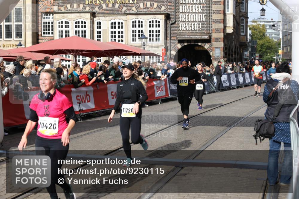 05.10.2025 - 20. swb-Marathon Bremen Yannick Fuchs http://msf.ph/oto/9230115 05.10.2025 10:59:51 Ziel 9473, 9991, 10420, 11267, 11456, 11582, 11720 meine-sportfotos.de