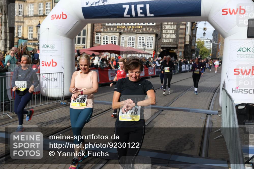 05.10.2025 - 20. swb-Marathon Bremen Yannick Fuchs http://msf.ph/oto/9230122 05.10.2025 11:02:29 Ziel 9748, 10093, 10130, 10194, 10821, 10829, 10982, 10983, 11340, 11386 meine-sportfotos.de