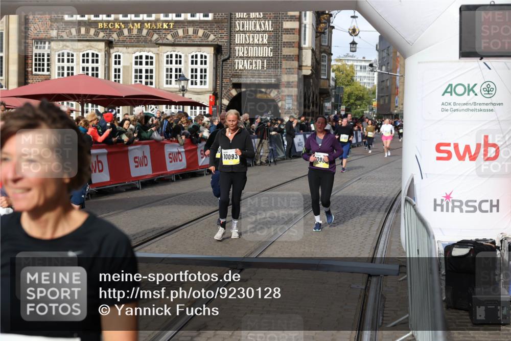 05.10.2025 - 20. swb-Marathon Bremen Yannick Fuchs http://msf.ph/oto/9230128 05.10.2025 11:02:29 Ziel 9748, 10093, 10130, 10194, 10821, 10829, 10982, 10983, 11340, 11386 meine-sportfotos.de