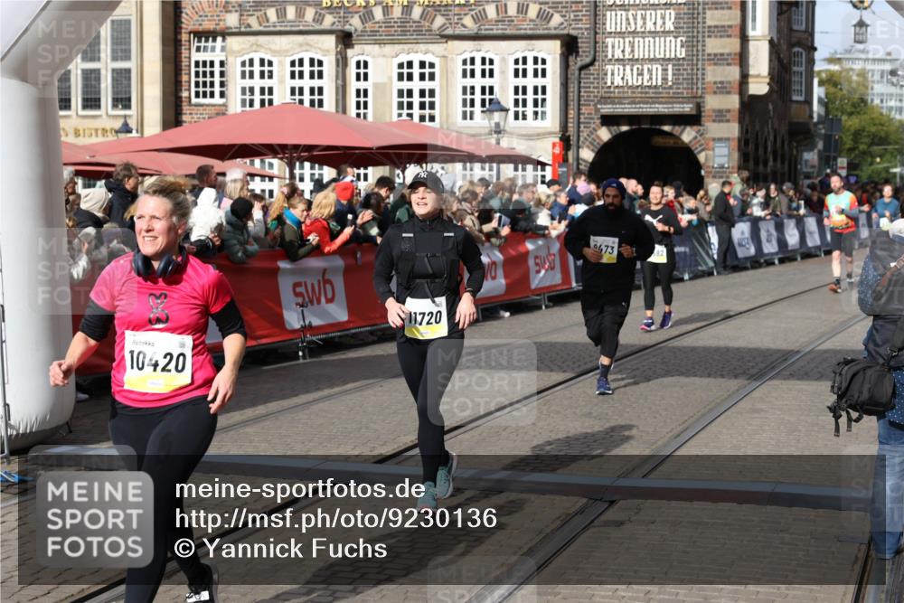 05.10.2025 - 20. swb-Marathon Bremen Yannick Fuchs http://msf.ph/oto/9230136 05.10.2025 10:59:51 Ziel 9473, 9991, 10420, 11267, 11456, 11582, 11720 meine-sportfotos.de