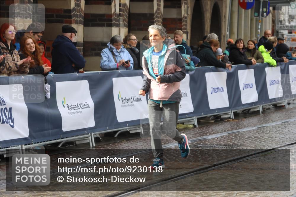 05.10.2025 - 20. swb-Marathon Bremen Strokosch-Dieckow http://msf.ph/oto/9230138 05.10.2025 15:04:10 Ziel 2120 meine-sportfotos.de