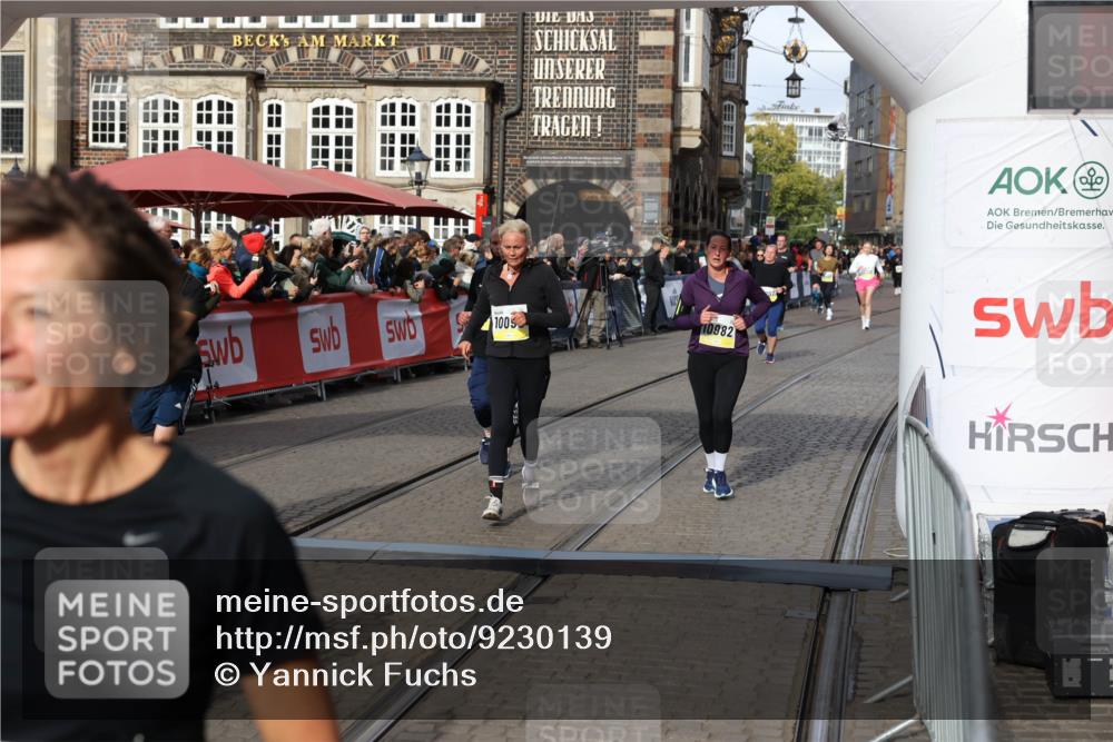 05.10.2025 - 20. swb-Marathon Bremen Yannick Fuchs http://msf.ph/oto/9230139 05.10.2025 11:02:30 Ziel 9748, 10093, 10130, 10194, 10821, 10829, 10982, 10983, 11386 meine-sportfotos.de