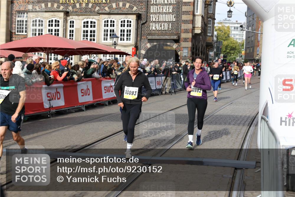 05.10.2025 - 20. swb-Marathon Bremen Yannick Fuchs http://msf.ph/oto/9230152 05.10.2025 11:02:30 Ziel 9748, 10093, 10130, 10194, 10821, 10829, 10982, 10983, 11386 meine-sportfotos.de