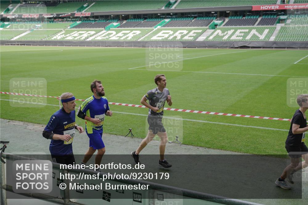05.10.2025 - 20. swb-Marathon Bremen Michael Burmester http://msf.ph/oto/9230179 05.10.2025 10:29:13 Laufen im Stadion 8787, 9218, 9404, 9428, 9478, 9555, 9556, 9562, 9626, 9627, 9641, 9674, 9693, 9696, 9729, 9810, 9924, 9929, 9958, 9969, 9986, 10062, 10073, 10089, 10109, 10131, 10381, 10400, 10519, 10601, 10685, 10715, 10723, 10733, 10799, 10875, 10888, 10929, 10951, 10973, 11005, 11022, 11057, 11119, 11187, 11288, 11292, 11330, 11357, 11561, 11573, 11637, 9207, 9216, 9222, 9223, 9293, 9298, 9366, 9377, 9406, 9665, 9706, 9955, 10047, 10109, 10266, 10268, 10303, 10875, 10931 meine-sportfotos.de