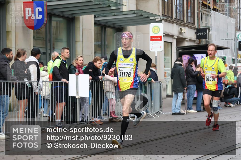 05.10.2025 - 20. swb-Marathon Bremen Strokosch-Dieckow http://msf.ph/oto/9230183 05.10.2025 10:37:30 Ziel 9755, 10347, 10501, 10775, 11176, 11328, 11465, 9755, 10347, 10501, 10775, 11176, 11328, 11465 meine-sportfotos.de