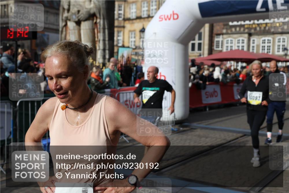 05.10.2025 - 20. swb-Marathon Bremen Yannick Fuchs http://msf.ph/oto/9230192 05.10.2025 11:02:31 Ziel 9748, 10093, 10130, 10194, 10821, 10829, 10982, 10983, 11386 meine-sportfotos.de