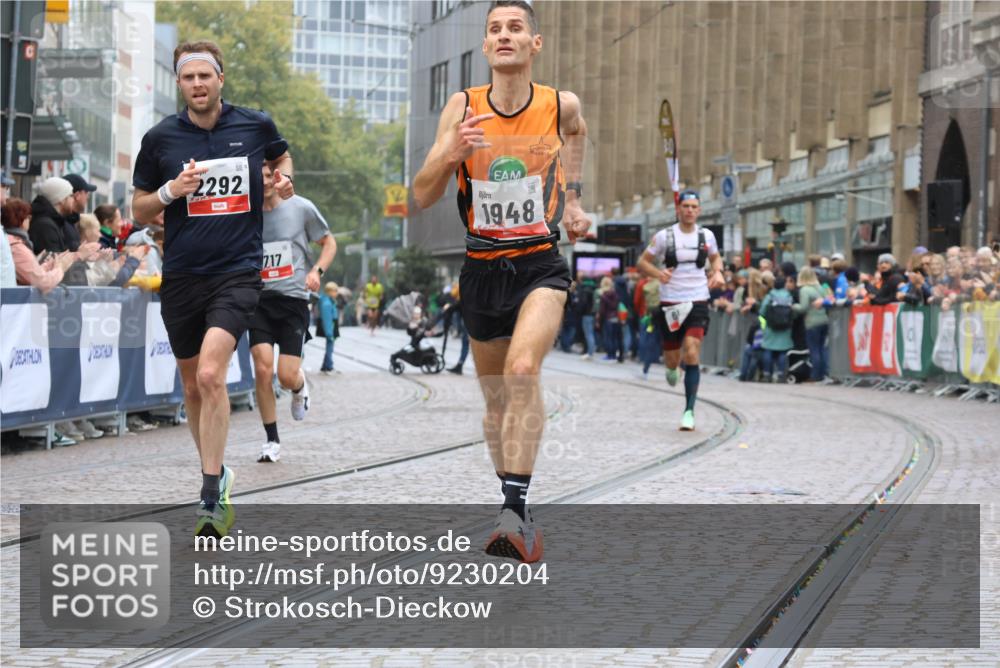 05.10.2025 - 20. swb-Marathon Bremen Strokosch-Dieckow http://msf.ph/oto/9230204 05.10.2025 12:28:52 Ziel 600, 717, 1113, 1948, 2159, 2292 meine-sportfotos.de