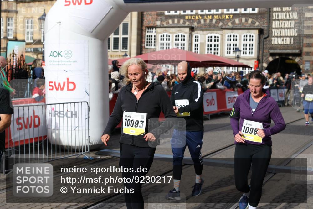 05.10.2025 - 20. swb-Marathon Bremen Yannick Fuchs http://msf.ph/oto/9230217 05.10.2025 11:02:32 Ziel 9707, 9748, 10093, 10194, 10821, 10829, 10982, 10983, 11386 meine-sportfotos.de