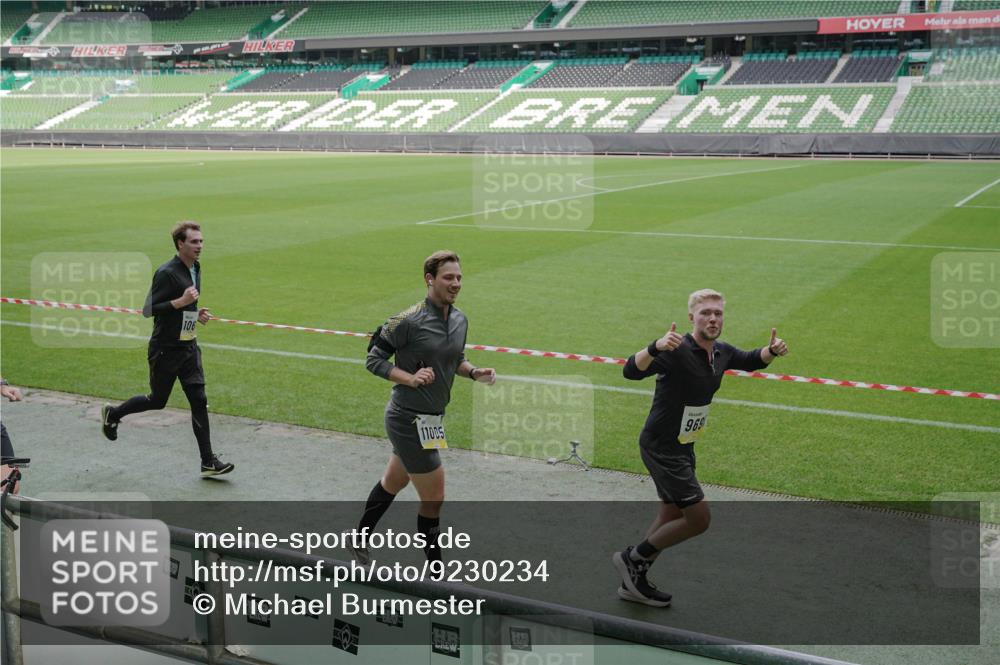 05.10.2025 - 20. swb-Marathon Bremen Michael Burmester http://msf.ph/oto/9230234 05.10.2025 10:29:18 Laufen im Stadion 8787, 9218, 9385, 9404, 9428, 9437, 9478, 9555, 9556, 9626, 9627, 9630, 9641, 9674, 9689, 9693, 9696, 9729, 9761, 9810, 9889, 9924, 9929, 9958, 9969, 9986, 10062, 10073, 10089, 10131, 10381, 10400, 10601, 10685, 10715, 10723, 10733, 10799, 10868, 10877, 10888, 10929, 10951, 10968, 11005, 11022, 11057, 11119, 11187, 11208, 11288, 11292, 11573, 11637, 9216, 9298, 9366, 9377, 9406, 9562, 9665, 9706, 9955, 10047, 10109, 10266, 10268, 10303, 10519, 10875, 10931 meine-sportfotos.de