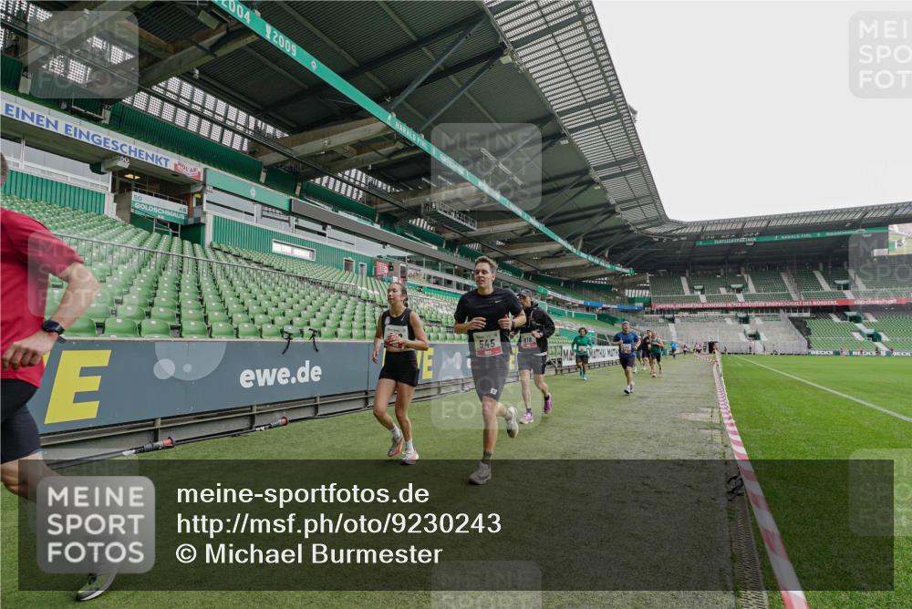 05.10.2025 - 20. swb-Marathon Bremen Michael Burmester http://msf.ph/oto/9230243 05.10.2025 12:46:54 Laufen im Stadion 223, 256, 265, 281, 391, 502, 505, 545, 609, 818, 862, 891, 1246, 1521, 1635, 2163, 2276, 2585, 2939, 3054, 3084, 3381, 4617, 4758, 4848, 4966, 4988, 6295, 6849, 7583, 7675, 1091, 2228, 4274, 7526 meine-sportfotos.de