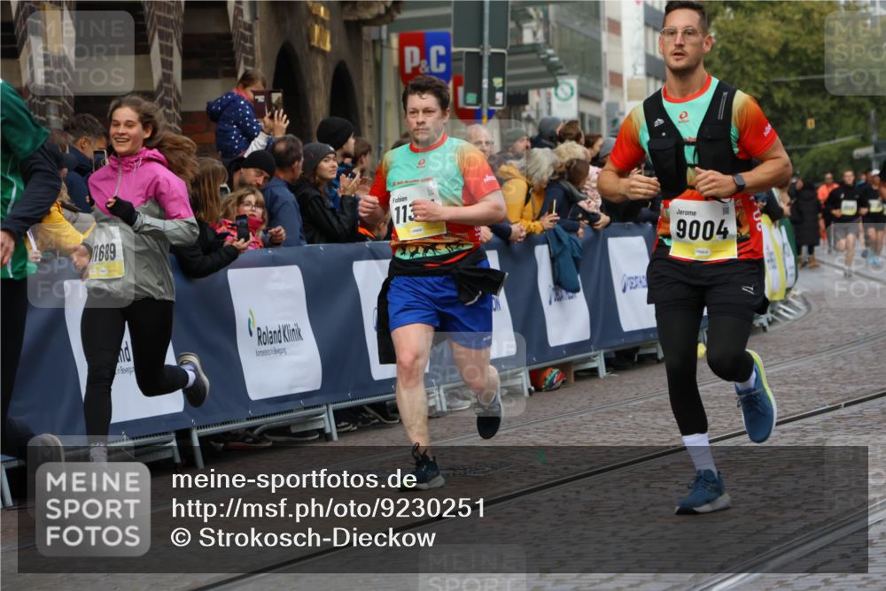 05.10.2025 - 20. swb-Marathon Bremen Strokosch-Dieckow http://msf.ph/oto/9230251 05.10.2025 10:51:48 Ziel 9004, 9506, 10436, 10968, 11080, 11361, 11394, 11689, 11696 meine-sportfotos.de