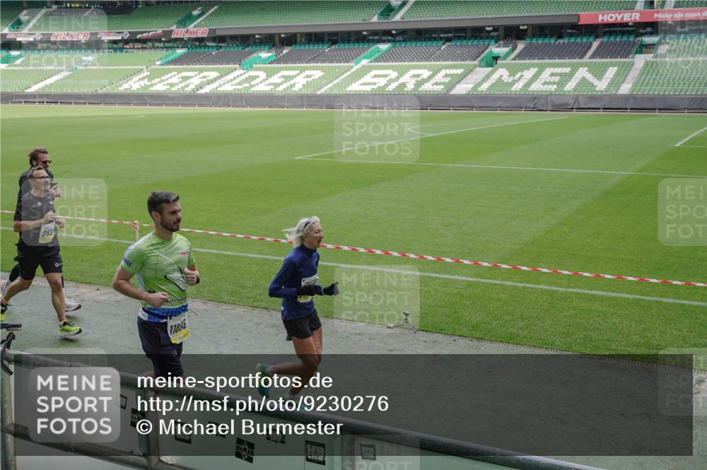 05.10.2025 - 20. swb-Marathon Bremen Michael Burmester http://msf.ph/oto/9230276 05.10.2025 10:29:21 Laufen im Stadion 8787, 9218, 9233, 9385, 9404, 9428, 9437, 9478, 9555, 9556, 9626, 9627, 9630, 9641, 9674, 9689, 9693, 9696, 9704, 9729, 9761, 9889, 9924, 9929, 9958, 9969, 9986, 10062, 10073, 10089, 10131, 10381, 10400, 10601, 10685, 10715, 10723, 10733, 10799, 10868, 10877, 10888, 10929, 10951, 10968, 11005, 11022, 11057, 11119, 11187, 11208, 11288, 11292, 11573, 11637, 9298, 9404, 9406, 9562, 9665, 9706, 9955, 10047, 10109, 10266, 10268, 10303, 10519, 10875, 10931 meine-sportfotos.de