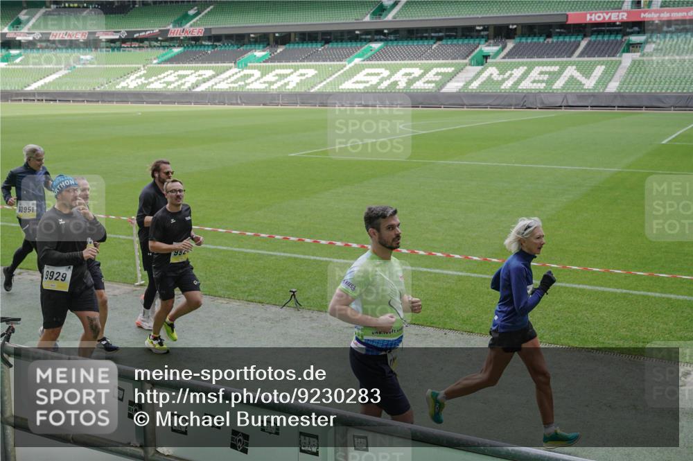 05.10.2025 - 20. swb-Marathon Bremen Michael Burmester http://msf.ph/oto/9230283 05.10.2025 10:29:21 Laufen im Stadion 8787, 9218, 9233, 9385, 9404, 9428, 9437, 9478, 9555, 9556, 9626, 9627, 9630, 9641, 9674, 9689, 9693, 9696, 9704, 9729, 9761, 9889, 9924, 9929, 9958, 9969, 9986, 10062, 10073, 10089, 10131, 10381, 10400, 10601, 10685, 10715, 10723, 10733, 10799, 10868, 10877, 10888, 10929, 10951, 10968, 11005, 11022, 11057, 11119, 11187, 11208, 11288, 11292, 11573, 11637, 9298, 9404, 9406, 9562, 9665, 9706, 9955, 10047, 10109, 10266, 10268, 10303, 10519, 10875, 10931 meine-sportfotos.de