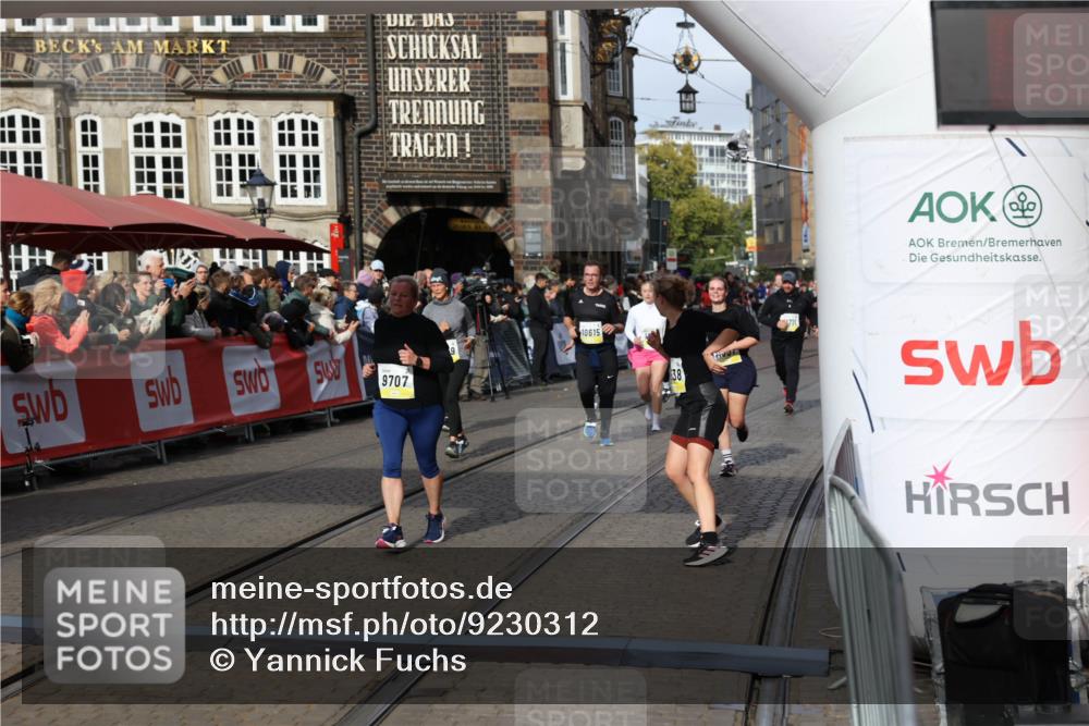 05.10.2025 - 20. swb-Marathon Bremen Yannick Fuchs http://msf.ph/oto/9230312 05.10.2025 11:02:34 Ziel 9707, 9802, 9839, 10093, 10194, 10615, 10821, 10829, 10982, 10983, 11386, 11537, 11538 meine-sportfotos.de