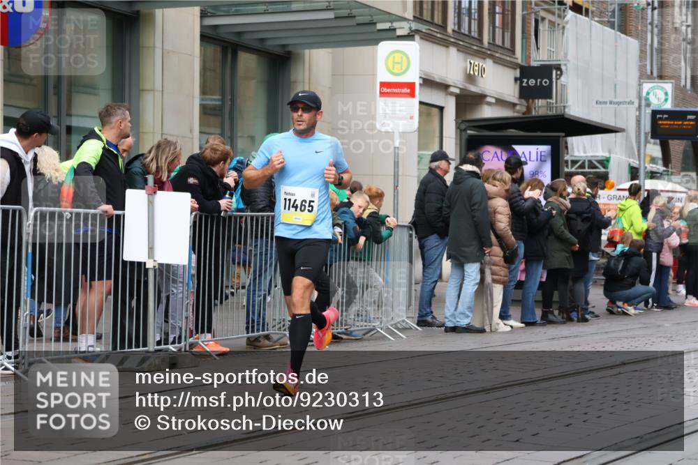 05.10.2025 - 20. swb-Marathon Bremen Strokosch-Dieckow http://msf.ph/oto/9230313 05.10.2025 10:37:44 Ziel 9755, 11328, 11465, 9755, 11328, 11465 meine-sportfotos.de