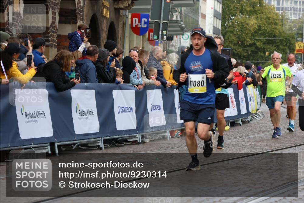 05.10.2025 - 20. swb-Marathon Bremen Strokosch-Dieckow http://msf.ph/oto/9230314 05.10.2025 10:51:53 Ziel 9683, 10380, 10581, 10625, 10817, 11080, 11136, 11325, 11361, 11394 meine-sportfotos.de