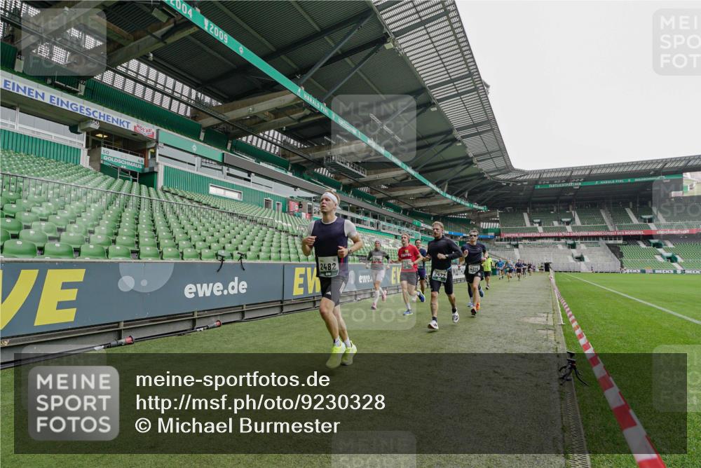 05.10.2025 - 20. swb-Marathon Bremen Michael Burmester http://msf.ph/oto/9230328 05.10.2025 12:47:23 Laufen im Stadion 223, 265, 344, 346, 391, 442, 502, 505, 545, 609, 656, 770, 818, 862, 1205, 1521, 1635, 2472, 2482, 2613, 2656, 2872, 2939, 3061, 4215, 4255, 4291, 4313, 4848, 4966, 4988, 5656, 5831, 6295, 7070, 7170, 7176, 7583, 8013, 891, 1246, 2276, 2585, 3054, 3084, 4758, 7675 meine-sportfotos.de