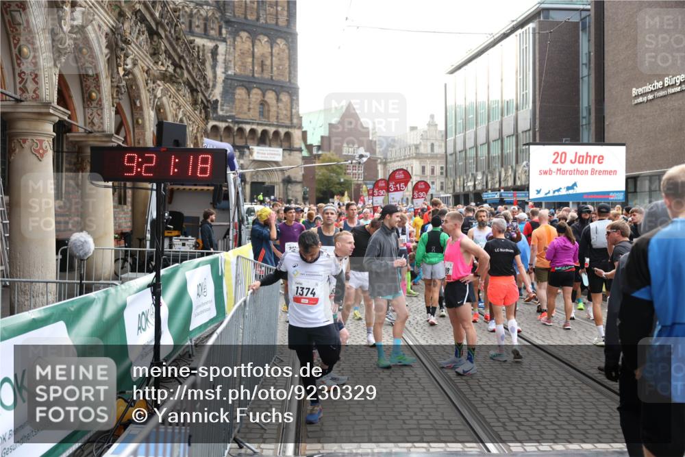 05.10.2025 - 20. swb-Marathon Bremen Yannick Fuchs http://msf.ph/oto/9230329 05.10.2025 09:21:18 Ziel  meine-sportfotos.de