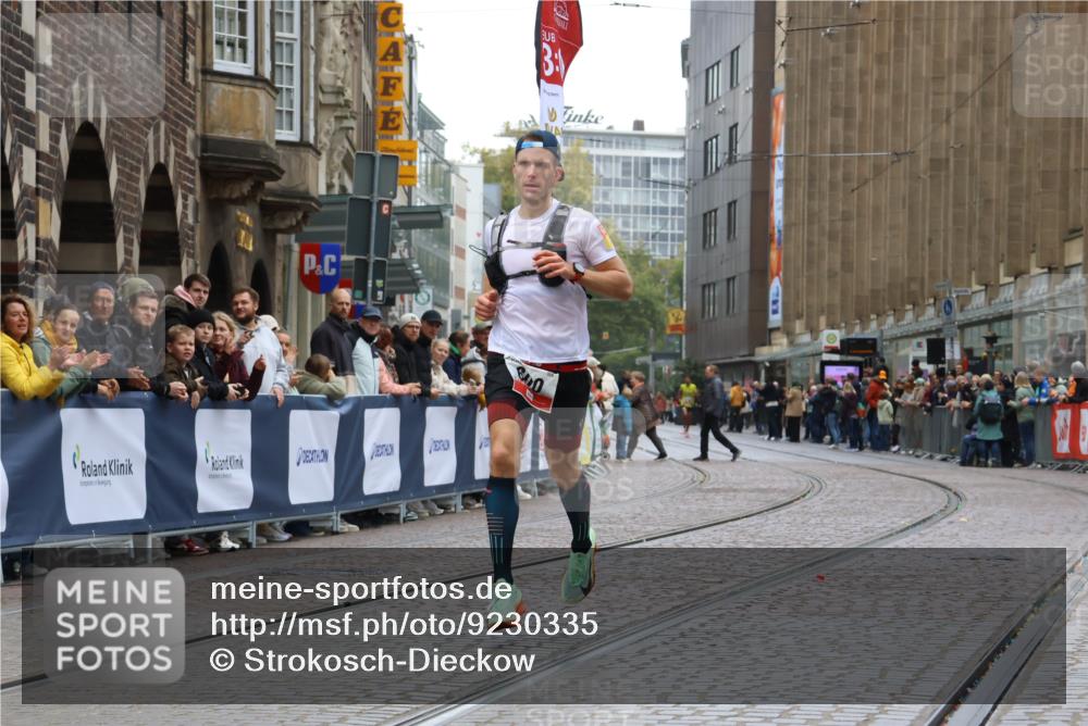 05.10.2025 - 20. swb-Marathon Bremen Strokosch-Dieckow http://msf.ph/oto/9230335 05.10.2025 12:28:58 Ziel 600, 717 meine-sportfotos.de