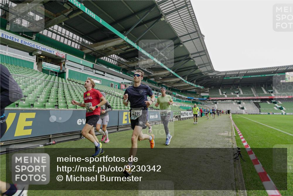 05.10.2025 - 20. swb-Marathon Bremen Michael Burmester http://msf.ph/oto/9230342 05.10.2025 12:47:24 Laufen im Stadion 223, 265, 344, 346, 391, 442, 502, 505, 545, 564, 609, 656, 770, 818, 862, 1205, 1521, 1635, 2472, 2482, 2613, 2656, 2872, 2939, 3061, 4215, 4255, 4291, 4313, 4848, 4966, 4988, 5656, 5831, 6295, 7070, 7170, 7176, 7583, 8013, 891, 1246, 3054, 3084, 4758 meine-sportfotos.de
