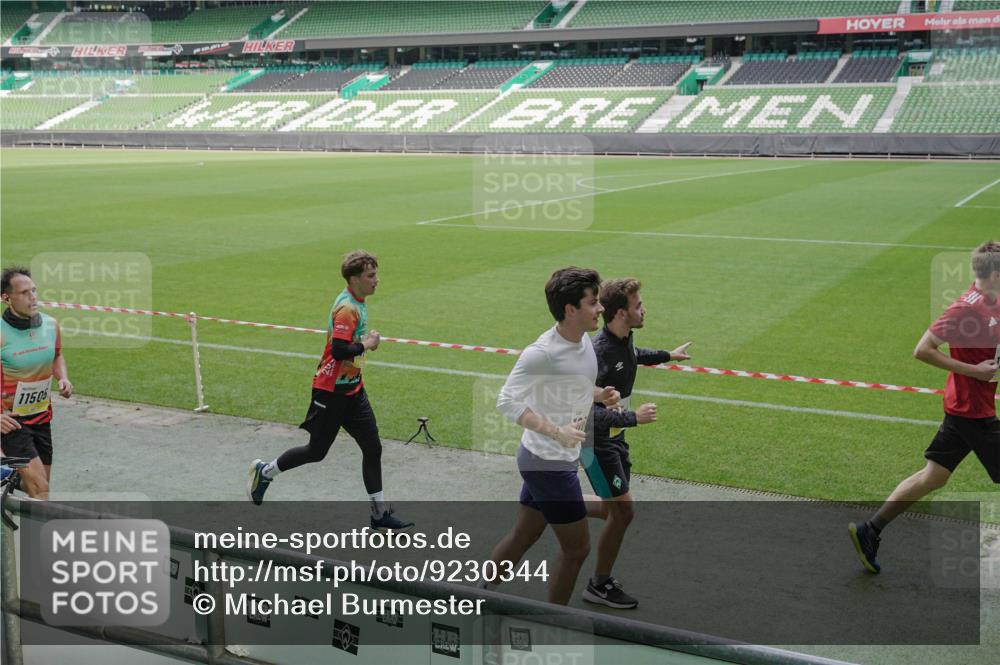 05.10.2025 - 20. swb-Marathon Bremen Michael Burmester http://msf.ph/oto/9230344 05.10.2025 10:29:24 Laufen im Stadion 8787, 9218, 9233, 9385, 9428, 9437, 9478, 9485, 9555, 9556, 9583, 9626, 9627, 9630, 9641, 9674, 9689, 9693, 9696, 9704, 9729, 9761, 9889, 9924, 9929, 9958, 9969, 9986, 10062, 10073, 10089, 10381, 10400, 10534, 10601, 10685, 10715, 10723, 10733, 10799, 10868, 10877, 10888, 10929, 10951, 10968, 11005, 11022, 11057, 11119, 11187, 11208, 11288, 11292, 11573, 11637, 9298, 9404, 9562, 9665, 9706, 9955, 10109, 10303, 10519, 10875, 10931 meine-sportfotos.de