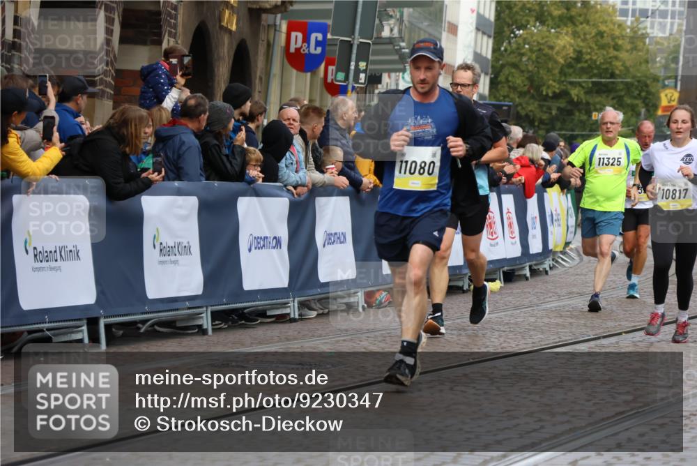 05.10.2025 - 20. swb-Marathon Bremen Strokosch-Dieckow http://msf.ph/oto/9230347 05.10.2025 10:51:53 Ziel 9683, 10380, 10581, 10625, 10817, 11080, 11136, 11325, 11361, 11394 meine-sportfotos.de