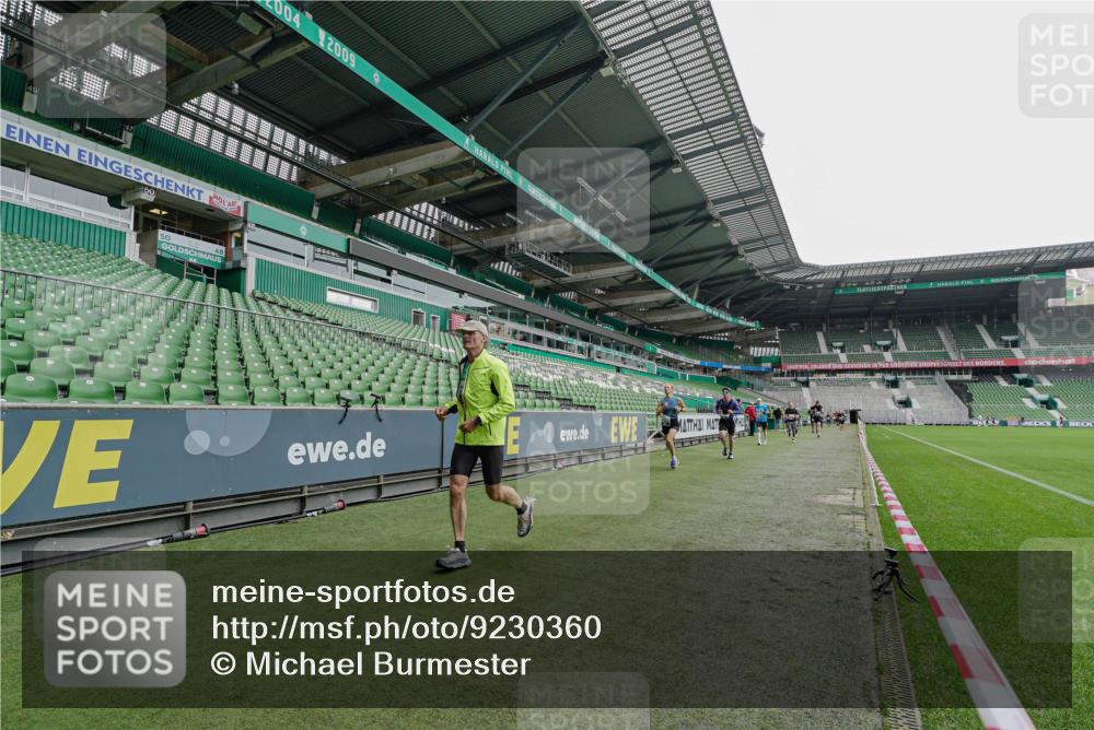 05.10.2025 - 20. swb-Marathon Bremen Michael Burmester http://msf.ph/oto/9230360 05.10.2025 12:47:28 Laufen im Stadion 223, 265, 344, 346, 391, 442, 502, 505, 545, 564, 656, 770, 818, 862, 1205, 1635, 1642, 2472, 2482, 2613, 2656, 2872, 2939, 3061, 4215, 4255, 4291, 4313, 4966, 4988, 5656, 5831, 6295, 7070, 7170, 7176, 7492, 8013, 609, 891, 1246, 1521, 3054, 3084, 4758, 4848, 7583 meine-sportfotos.de